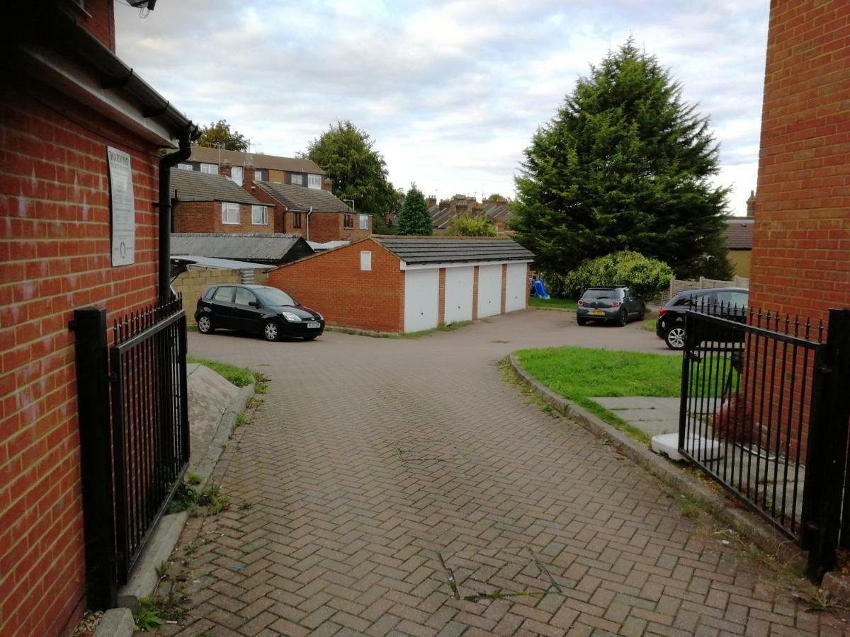 Metrolets 2 Luton (Bedfordshire) Exterior foto